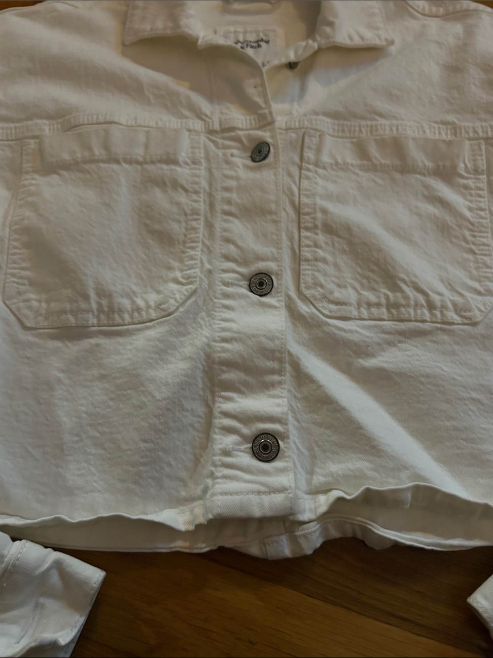 Abercrombie & Fitch Cream Cropped Jean Jacket white size large with pockets - Picture 4 of 7